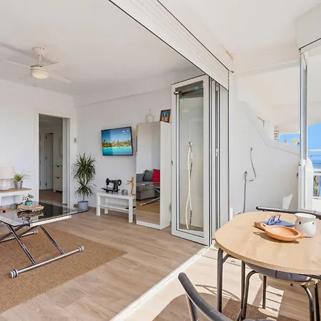 Apartamento Luminoso ático Con Vistas Al Mar En