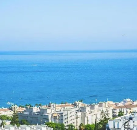 Luminoso Atico Con Vistas Al Mar En توريمولينوس