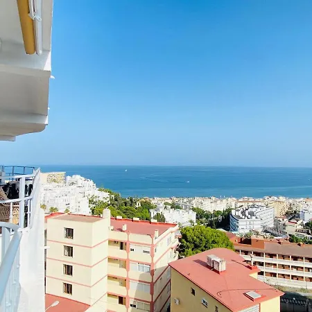 Luminoso Atico Con Vistas Al Mar En شقة